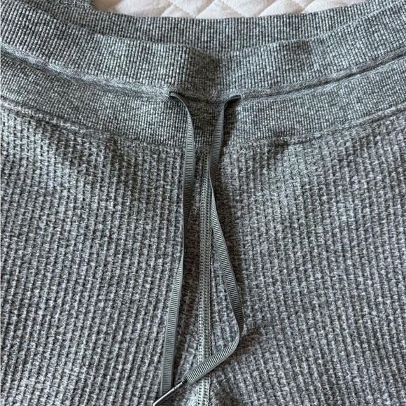 Lululemon Engineered Warmth Gray Joggers - Picture 4 of 10